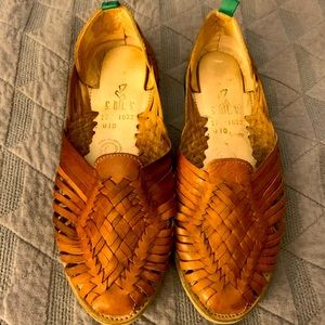 SOLS caramel leather huaraches sz 10